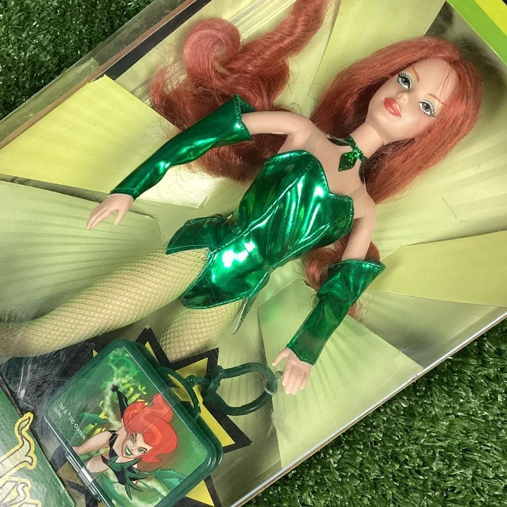 Barbie Poison Ivy Doll Redhead Green outfit Mattel 2004
